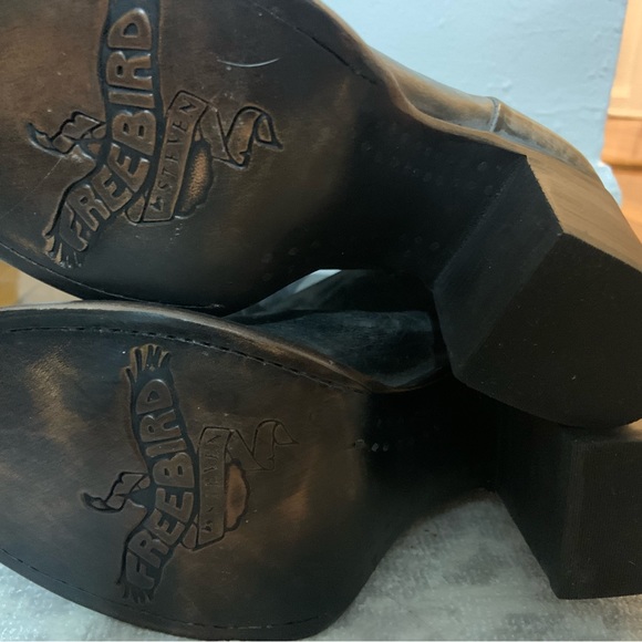 Freebird by Steven, distressed gray, size 8 boots - Picture 6 of 16